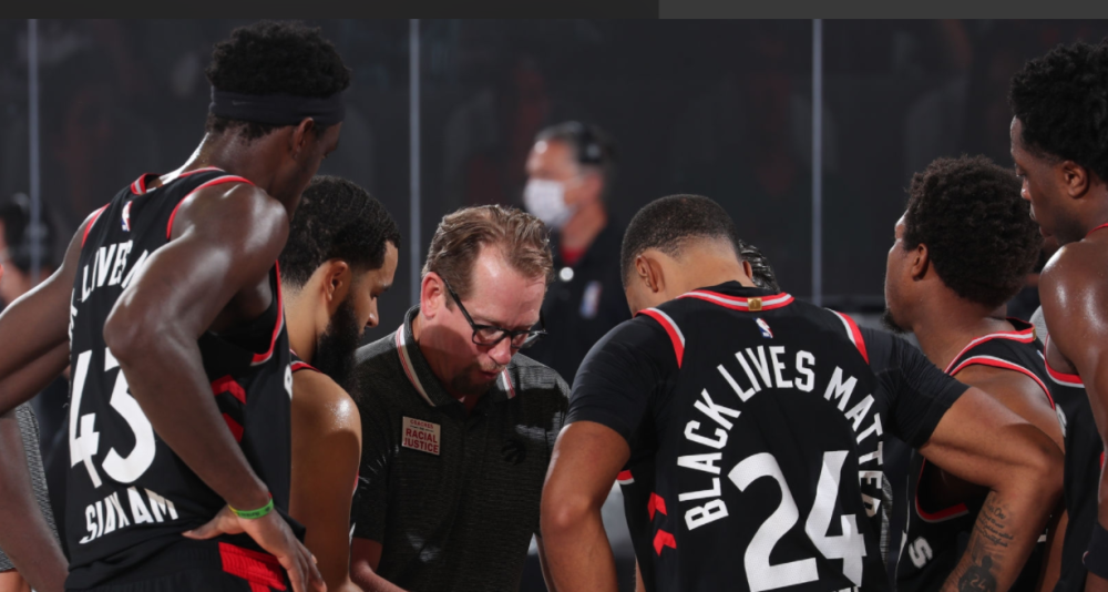 里程碑夜！纽约尼克斯内部沟通，欧篮联关键时刻刷纪录，质疑声仍在，赛程密集仍需轮换(2012尼克斯vs篮网全场录像)